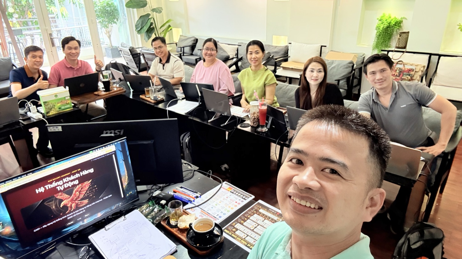 Học viên lớp CAS Automation thực hành ngay tại lớp