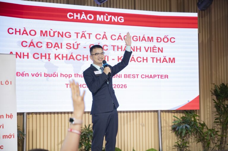 Lê Tấn Đào chia sẻ trên sân khấu BNI BEST Chapter
