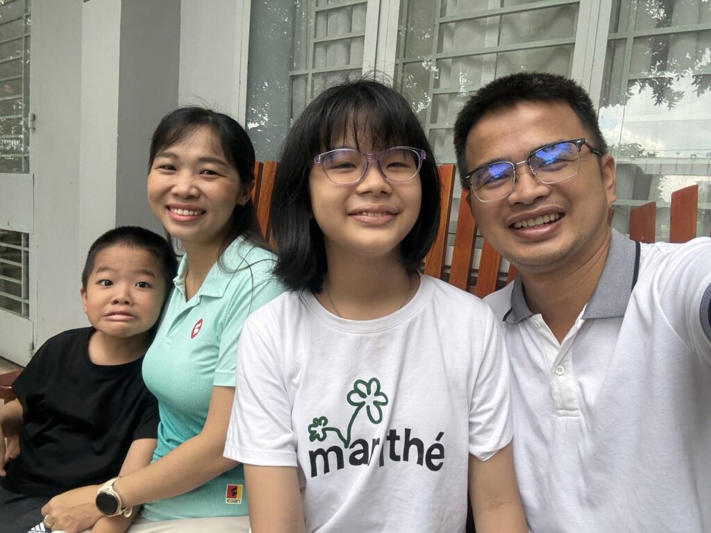 Cả nhà Lê Tấn Đào